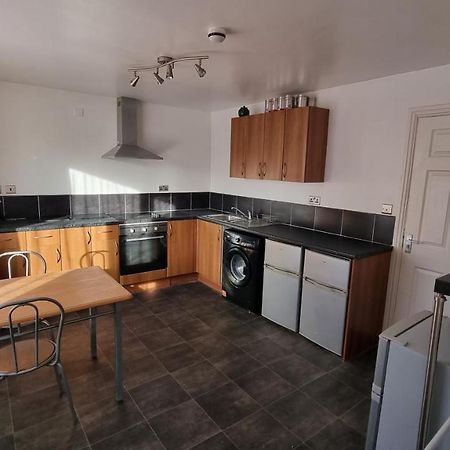 En Suite Room With Kitchen Facilities 诺丁汉 外观 照片