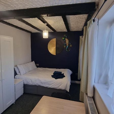 En Suite Room With Kitchen Facilities 诺丁汉 外观 照片