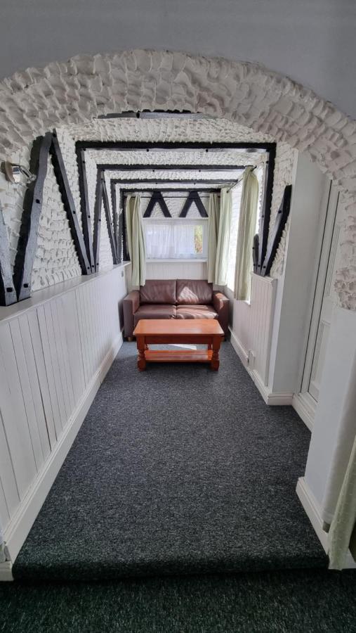 En Suite Room With Kitchen Facilities 诺丁汉 外观 照片